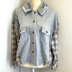 GREY SHACKET WITH COLLAR, PLAID SLEEVES & REMOVABLE HOOD Size LARGE
